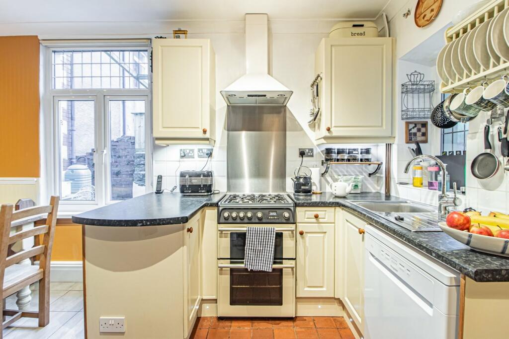 Additional image 7 of Lanelay Crescent, Pontypridd, CF37