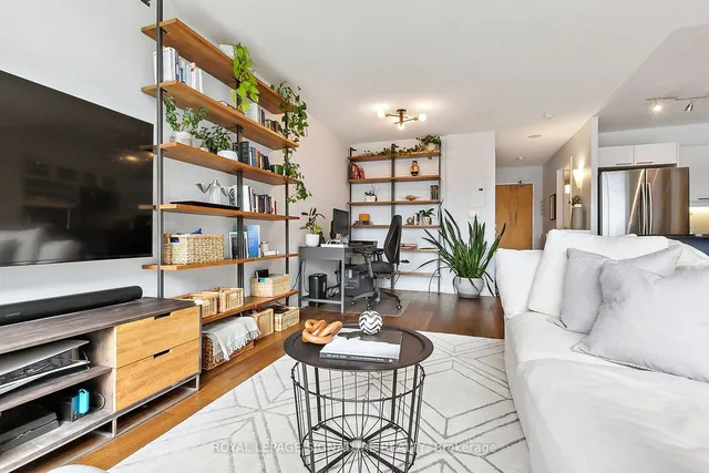 Additional image 14 of 36 Blue Jays Way Unit 903