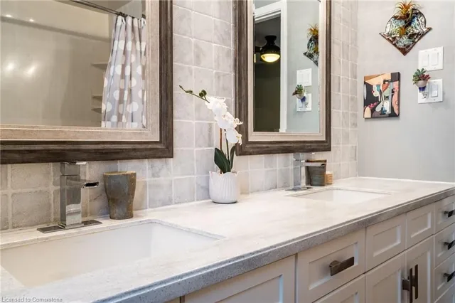 Additional image 30 of 371 Knightsbridge Cres