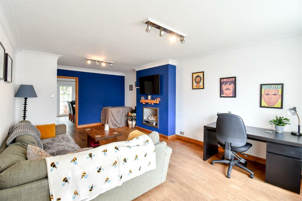Additional image 32 of Hawthorn Road, Barry