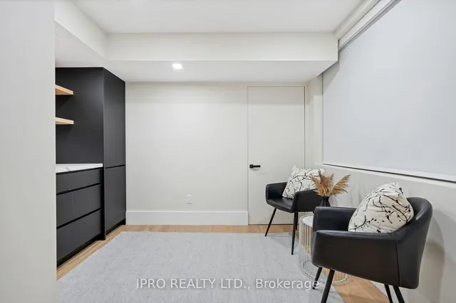 Additional image 31 of 951B Greenwood Ave