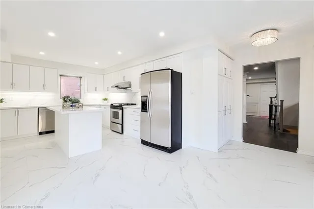 Additional image 20 of 85 Meadowlands Blvd