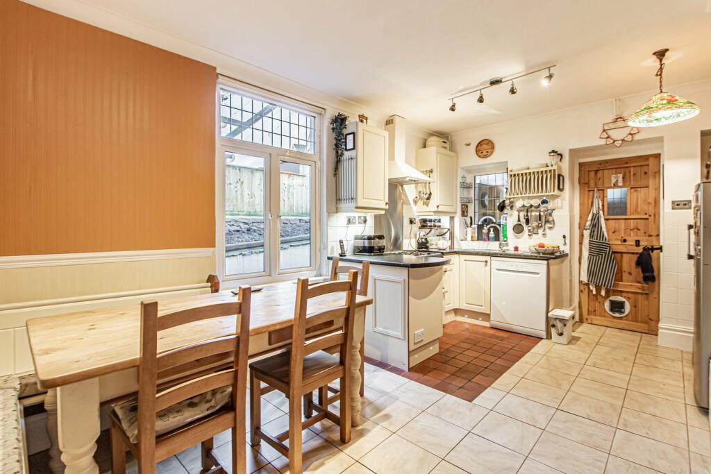 Additional image 9 of Lanelay Crescent, Pontypridd, CF37