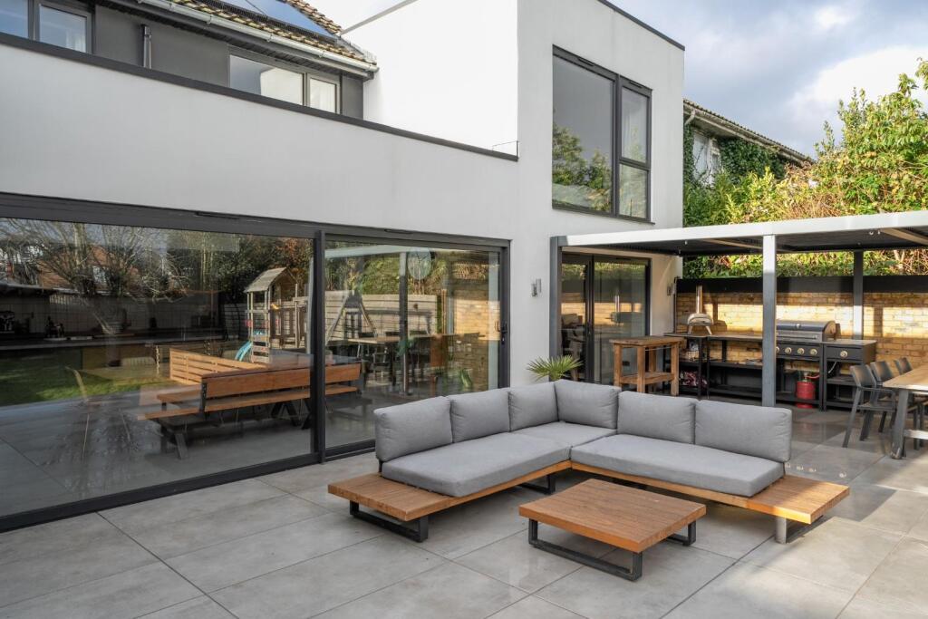 Additional image 13 of Robinswood Crescent, Penarth