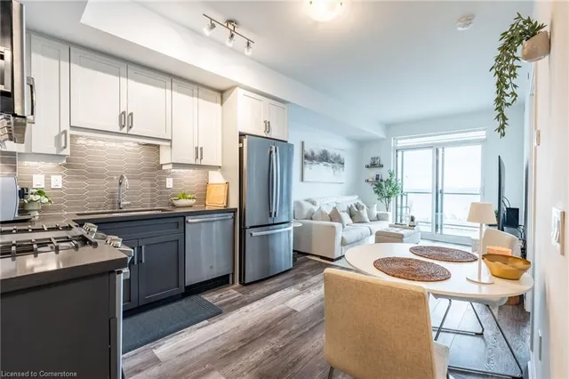 Additional image 16 of 2007 James St Unit 1305