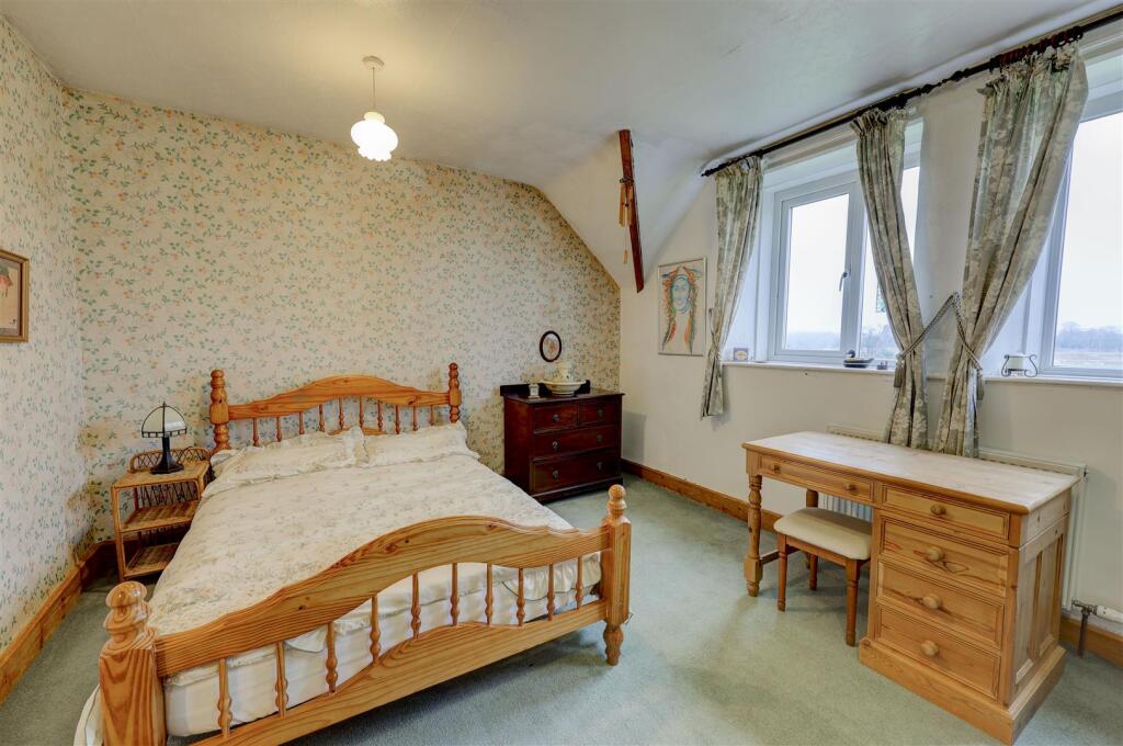 Additional image 10 of Brisco