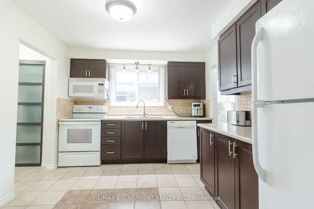 Additional image 11 of 117 Anna Capri Dr