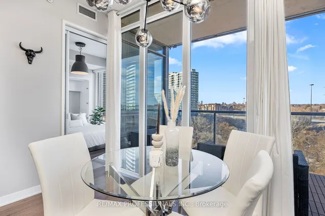 Additional image 22 of 88 Park Lawn Rd Unit 911