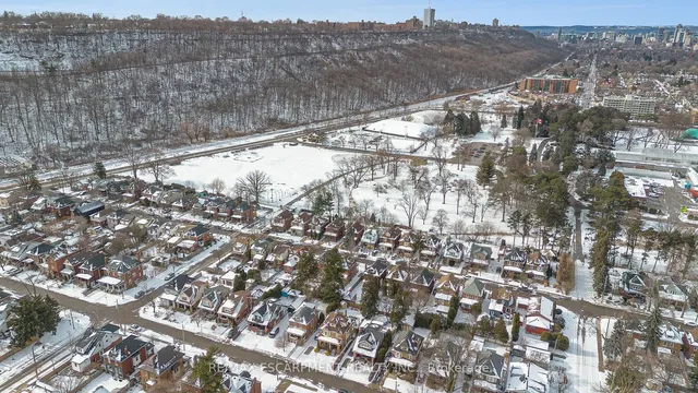 Additional image 36 of 166 Rothsay Ave