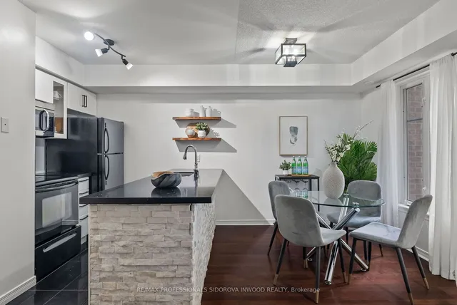 Additional image 8 of 22 Western Battery Rd Unit 106