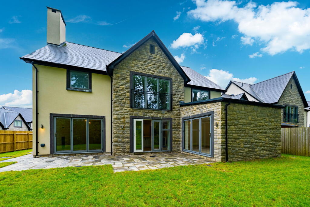 Van Road, Caerphilly, CF83 3RR