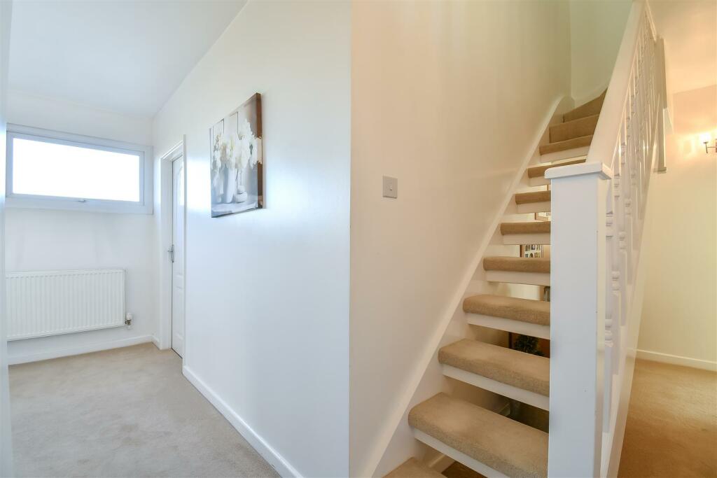 Additional image 36 of Highlight Lane, Barry