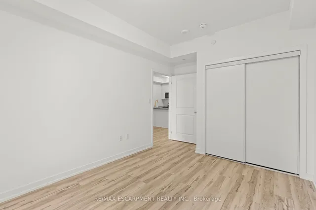 Additional image 15 of 460 Dundas St Unit 422