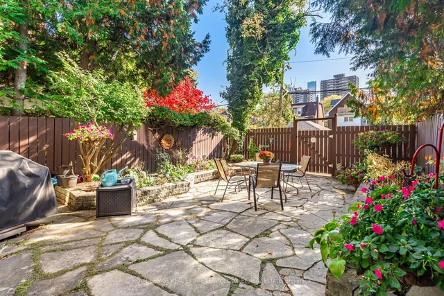 Additional image 28 of 119 Macpherson Ave