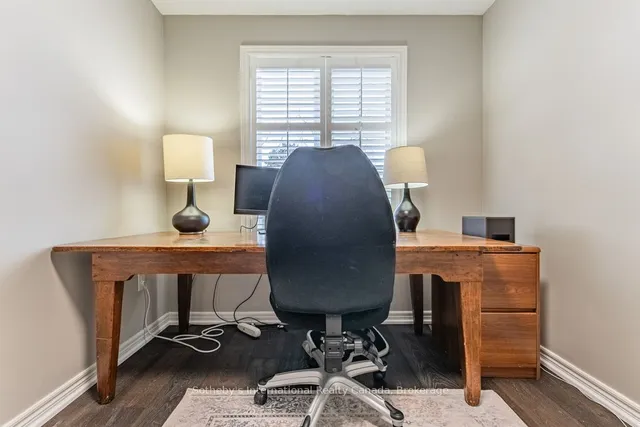 Additional image 28 of 130 Robert St Unit 6