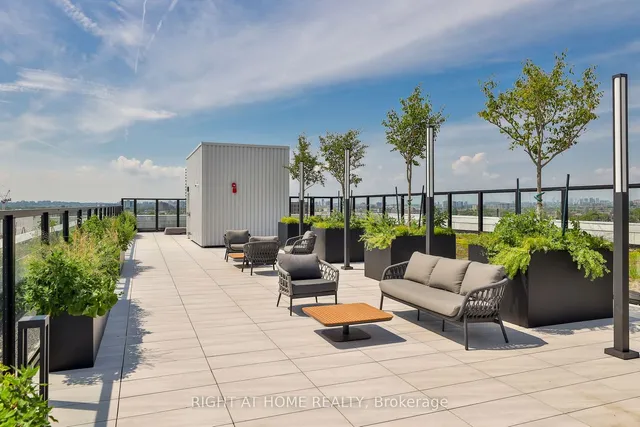 Additional image 29 of 2720 Dundas St Unit 607