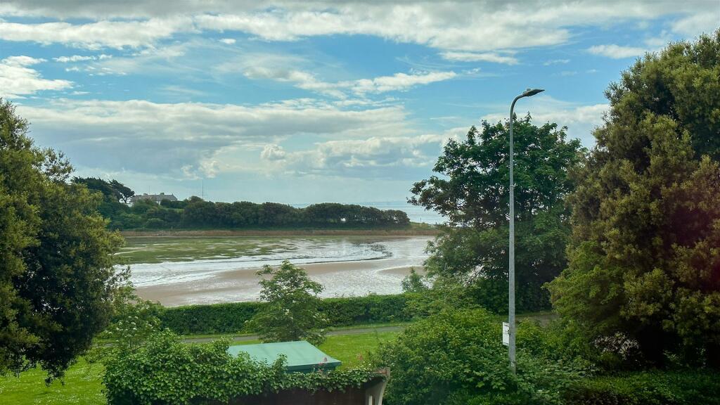 Additional image 23 of The Parade, Barry