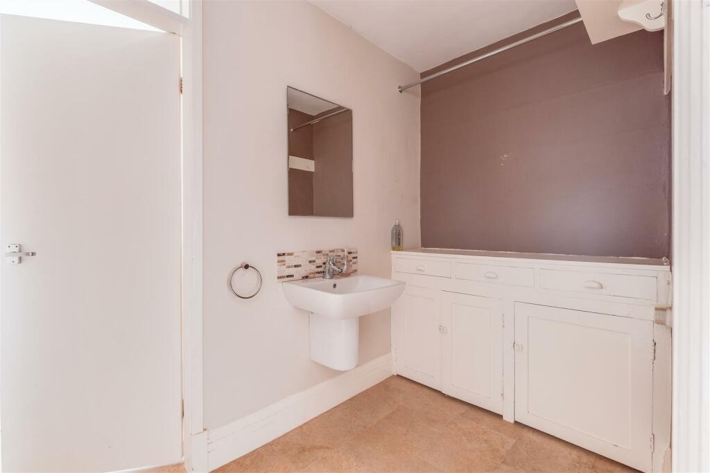 Additional image 12 of Earle Drive, Parkgate