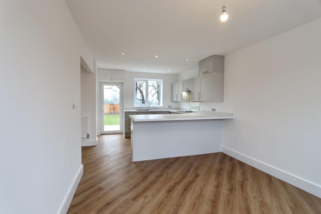 Additional image 11 of Gelligaer Road, Trelewis, CF46