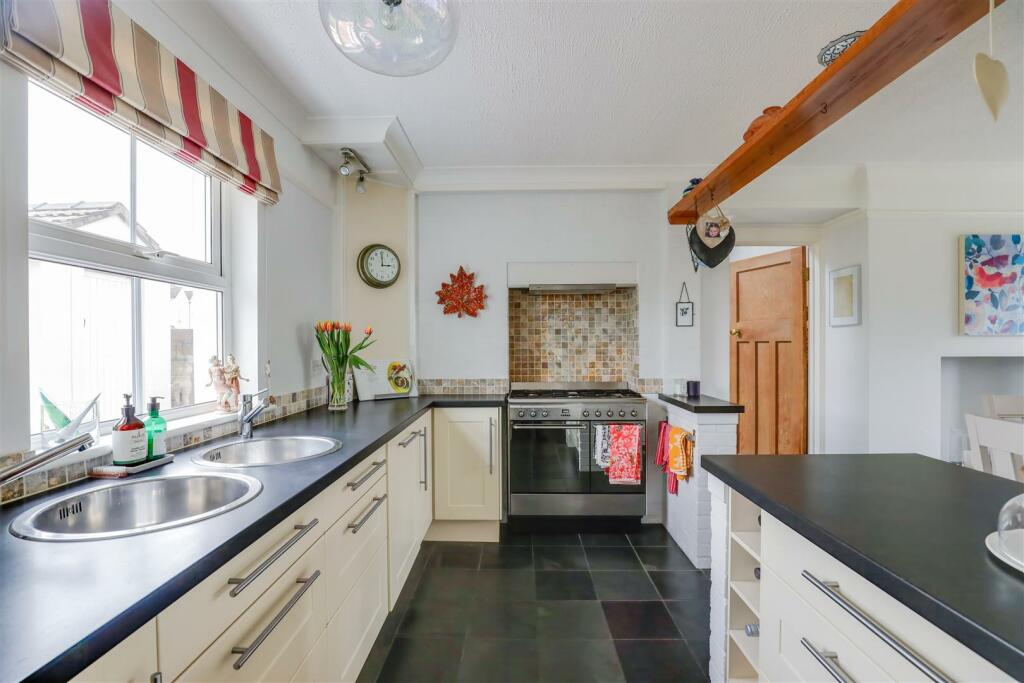 Additional image 8 of Desmar House, Boverton Road, Llantwit Major, Vale Of Glamorgan, CF61 1YA