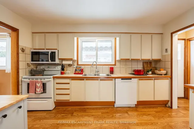 Additional image 12 of 2 Maria Crt