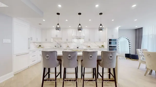 Additional image 12 of 900 Yonge St Unit 1403