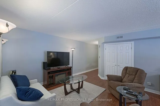 Additional image 12 of 2010 Cleaver Ave Unit 113