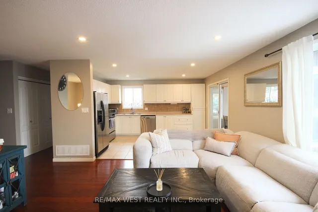 Additional image 8 of 10 Frances Ave