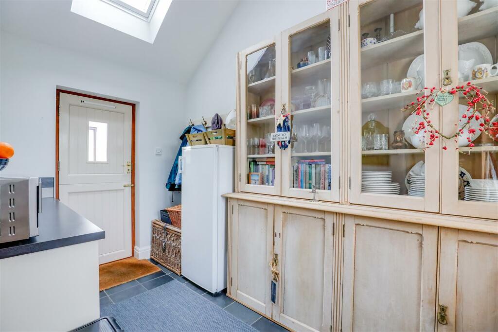 Additional image 12 of Desmar House, Boverton Road, Llantwit Major, Vale Of Glamorgan, CF61 1YA