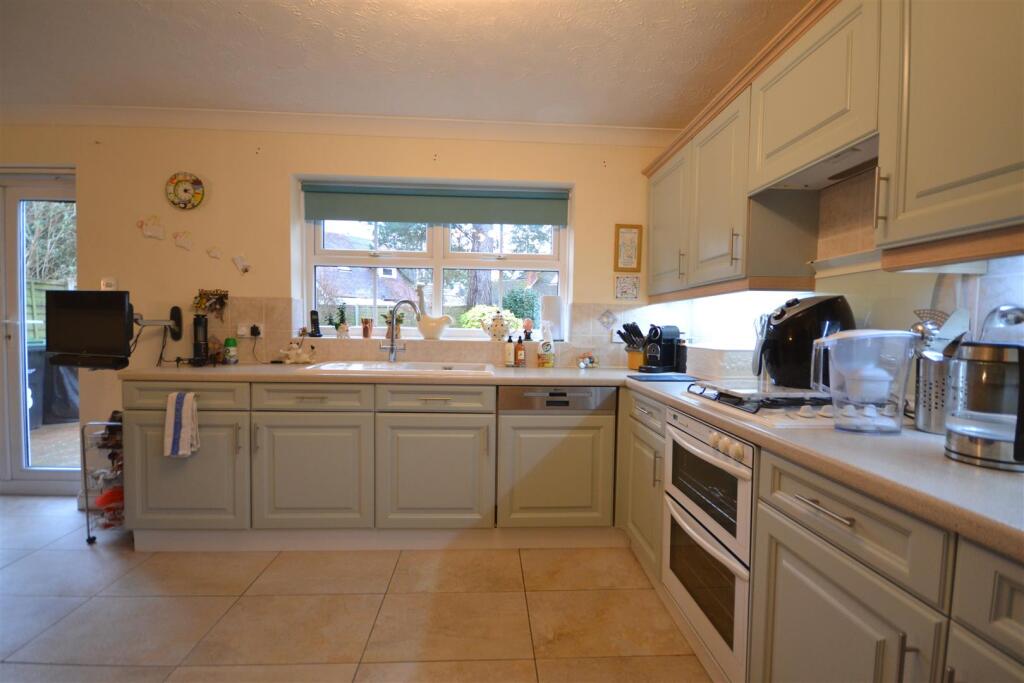 Additional image 4 of Hillmeadow, Verwood