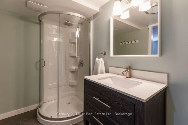 Additional image 28 of 3 Barrington Crt