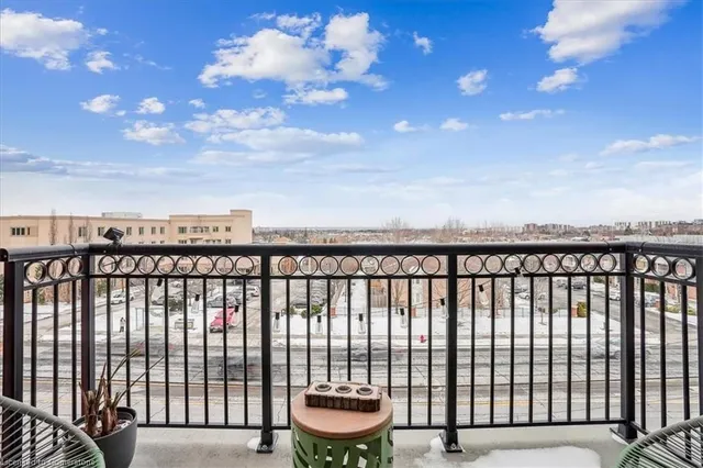 Additional image 25 of 2750 King St Unit 404