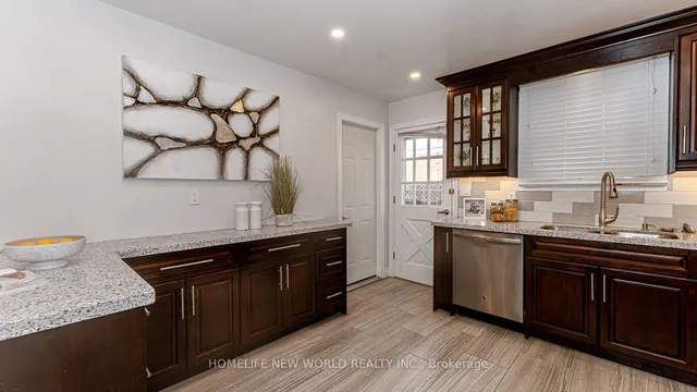 Additional image 8 of 35 Applemore Rd