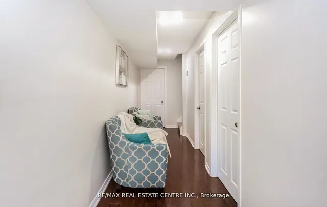 Additional image 33 of 1096 Barclay Circ