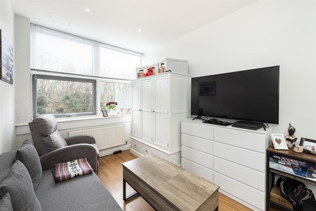 Additional image 6 of Woodland Court, Soothouse Spring, ST ALBANS