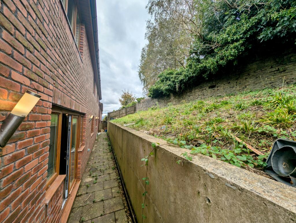 Additional image 26 of Springfield Rise, Treharris, CF46 5RD