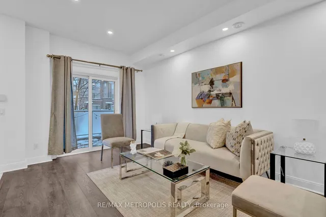 Additional image 7 of 295 Village Green Sq Unit TH55