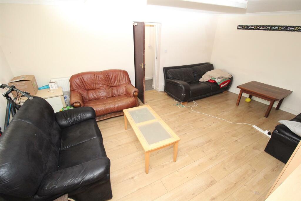 Additional image 10 of Wood Road