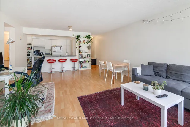 Additional image 4 of 633 Bay St Unit 219