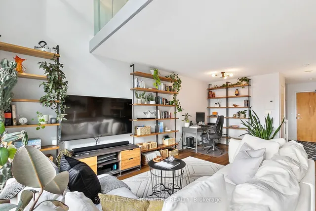 Additional image 10 of 36 Blue Jays Way Unit 903