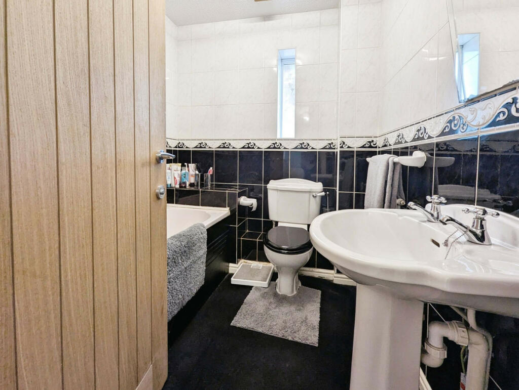 Additional image 32 of Clos Cae Pwll, Treharris, CF46