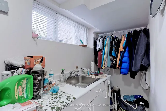 Additional image 38 of 28 Scotney Grve