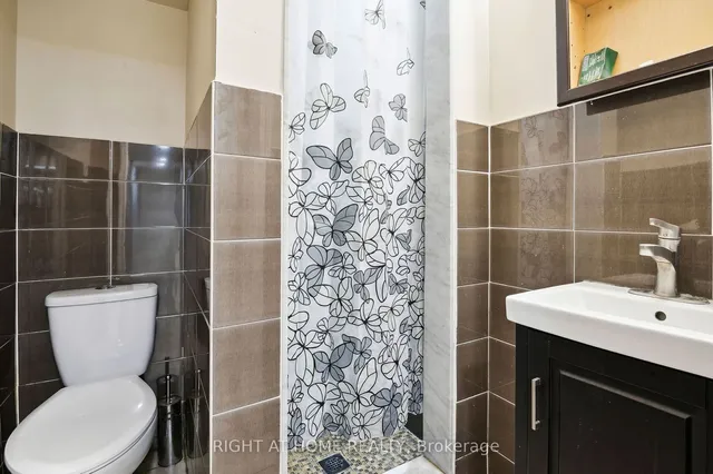 Additional image 29 of 22 Lynmont Rd