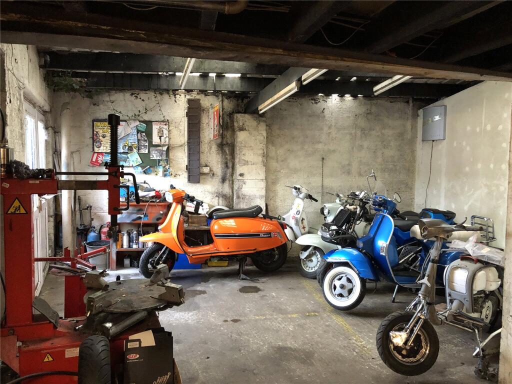 Additional image 13 of Central Road, Yeovil, Somerset, BA20