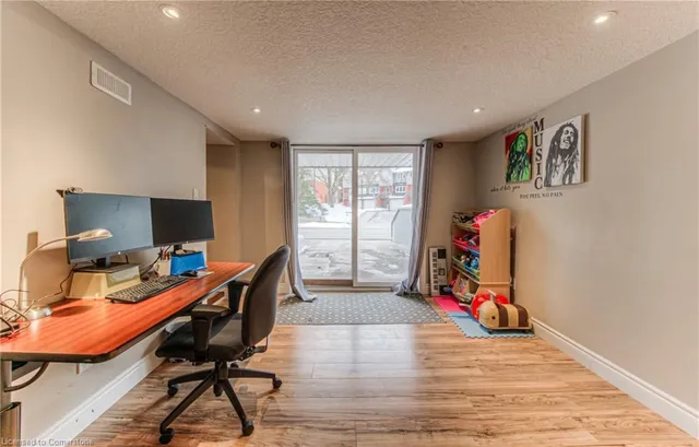 Additional image 39 of 82 Woolwich St