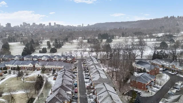 Additional image 33 of 100 Beddoe Dr Unit 110