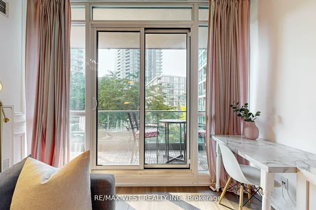 Additional image 4 of 209 Fort York Blvd Unit 355