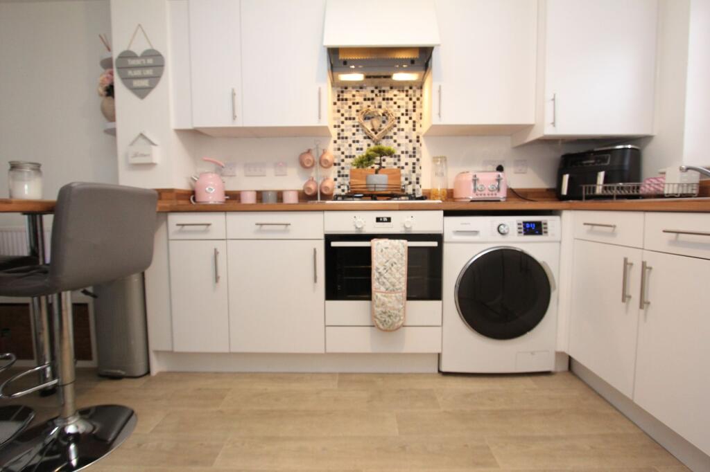 Additional image 2 of Barry, CF62