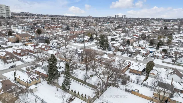 Additional image 35 of 102 Brenda Cres