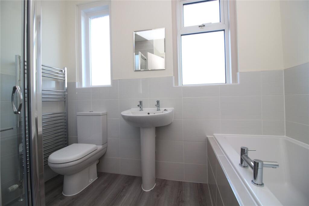 Additional image 4 of York Avenue, New Milton, Hampshire, BH25